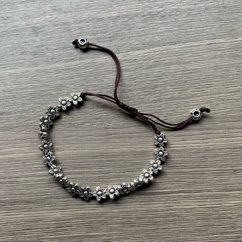 Sterling silver daisy bracelet